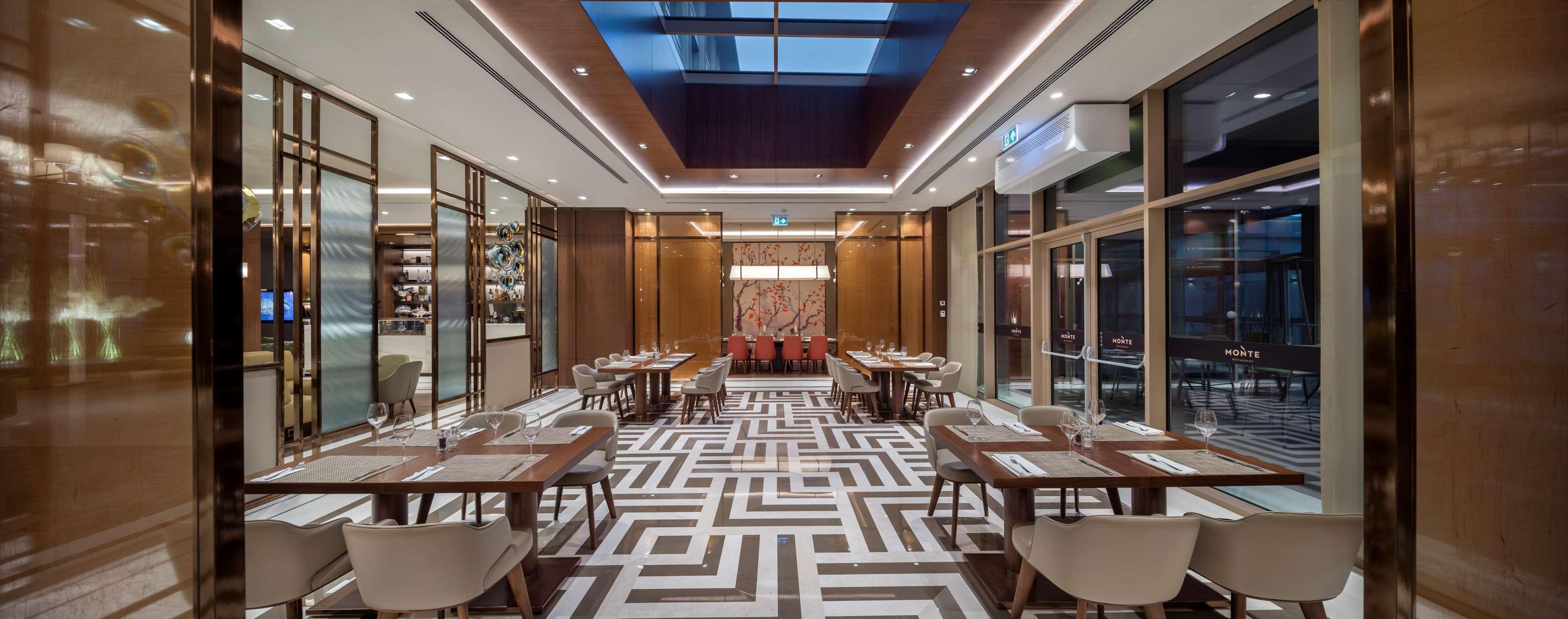 מלון Doubletree By Hilton סקופיה מראה חיצוני תמונה The restaurant