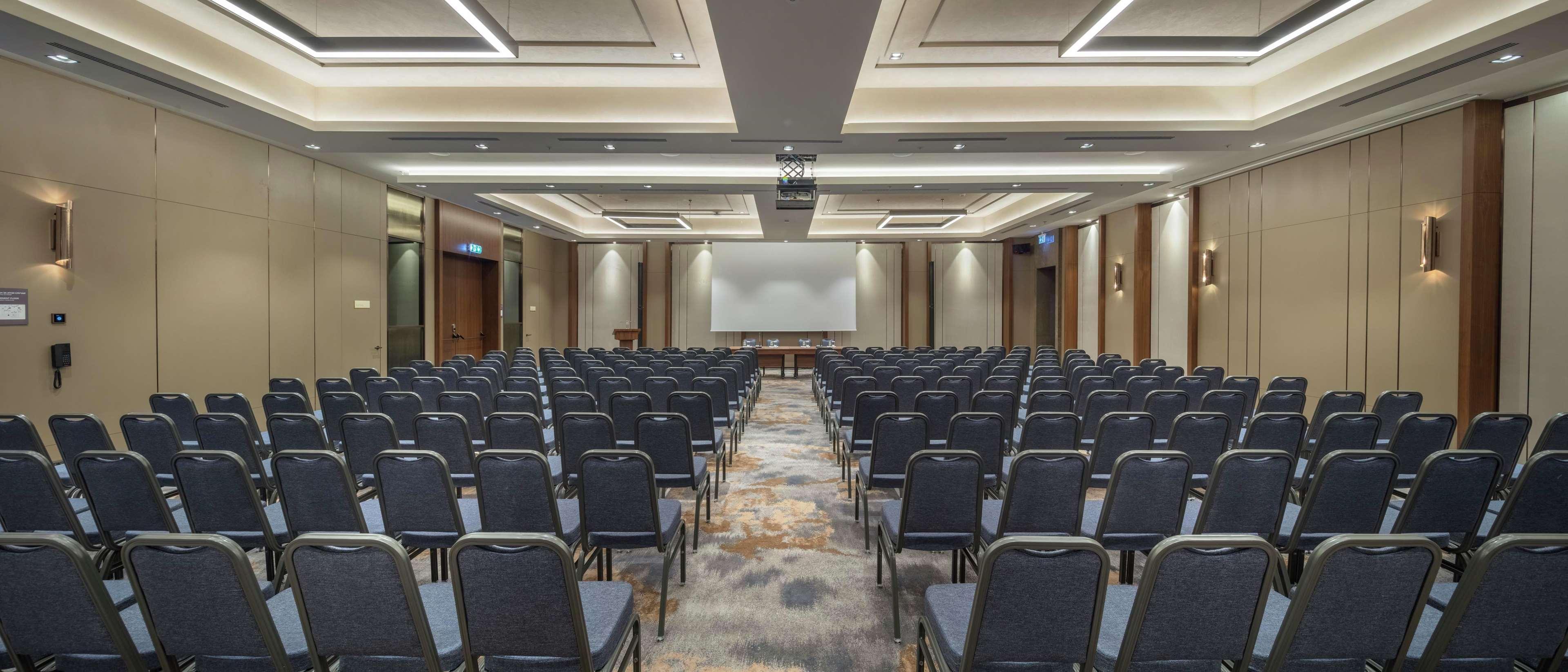 מלון Doubletree By Hilton סקופיה מראה חיצוני תמונה The ballroom