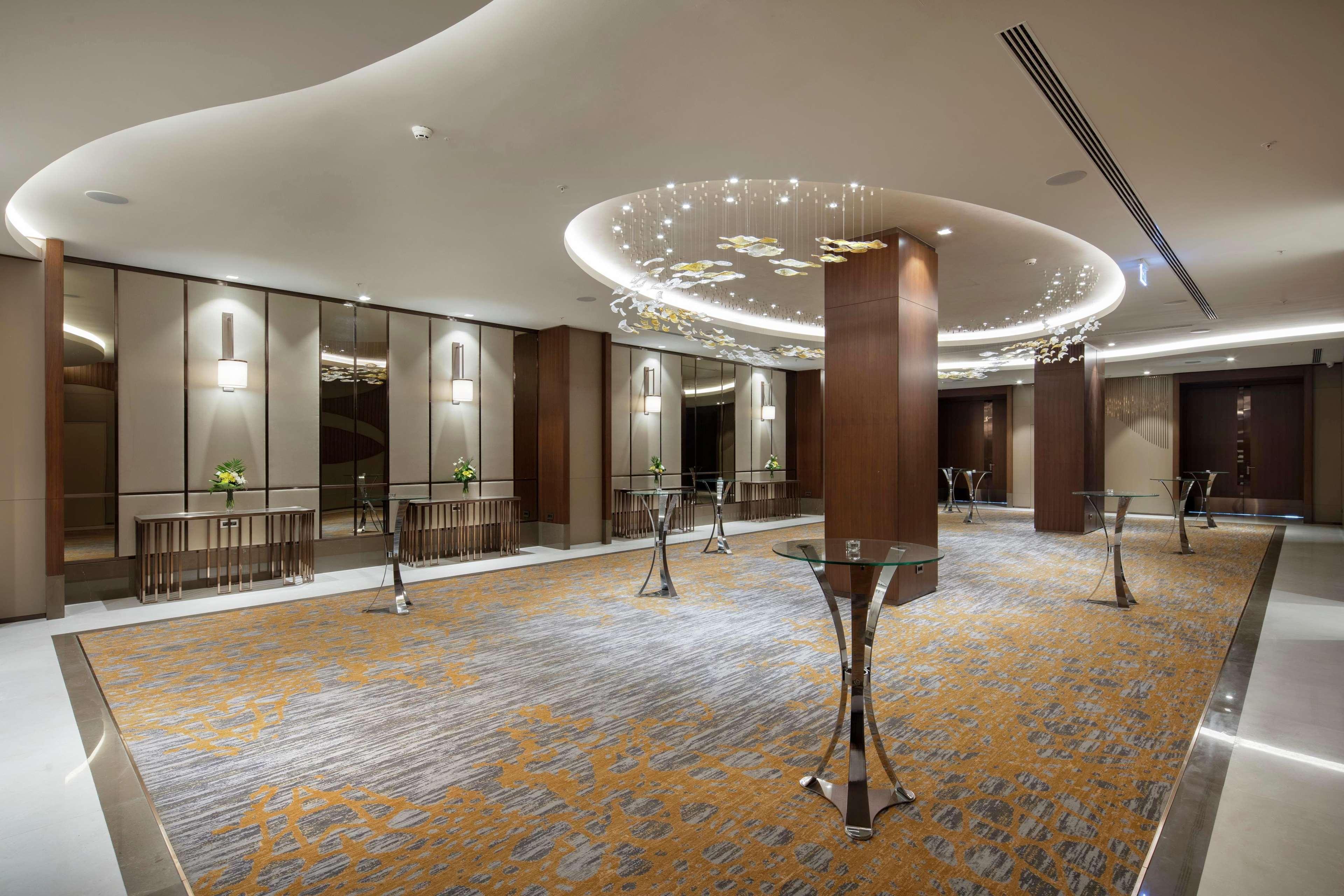 מלון Doubletree By Hilton סקופיה מראה חיצוני תמונה The Grand Ballroom