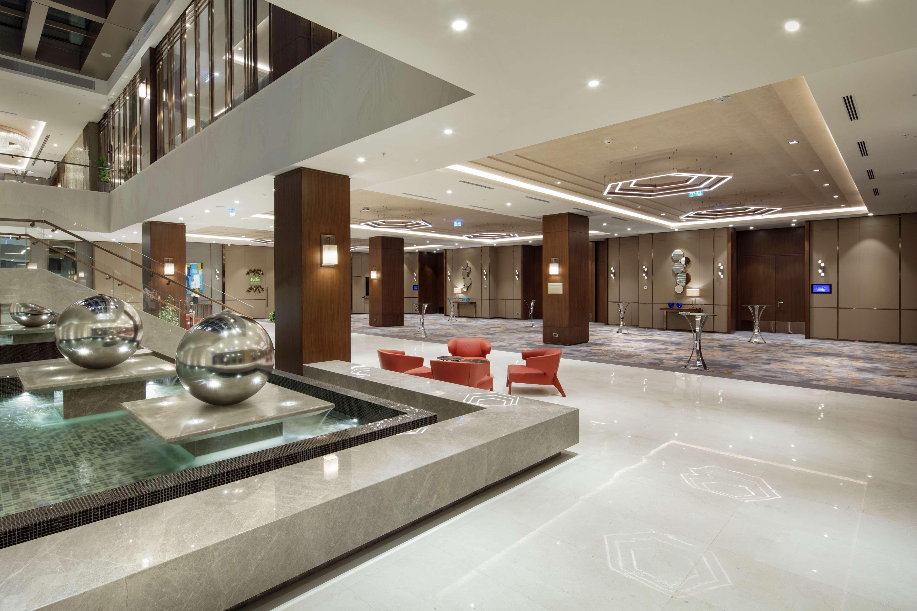 מלון Doubletree By Hilton סקופיה מראה חיצוני תמונה The lobby of the hotel