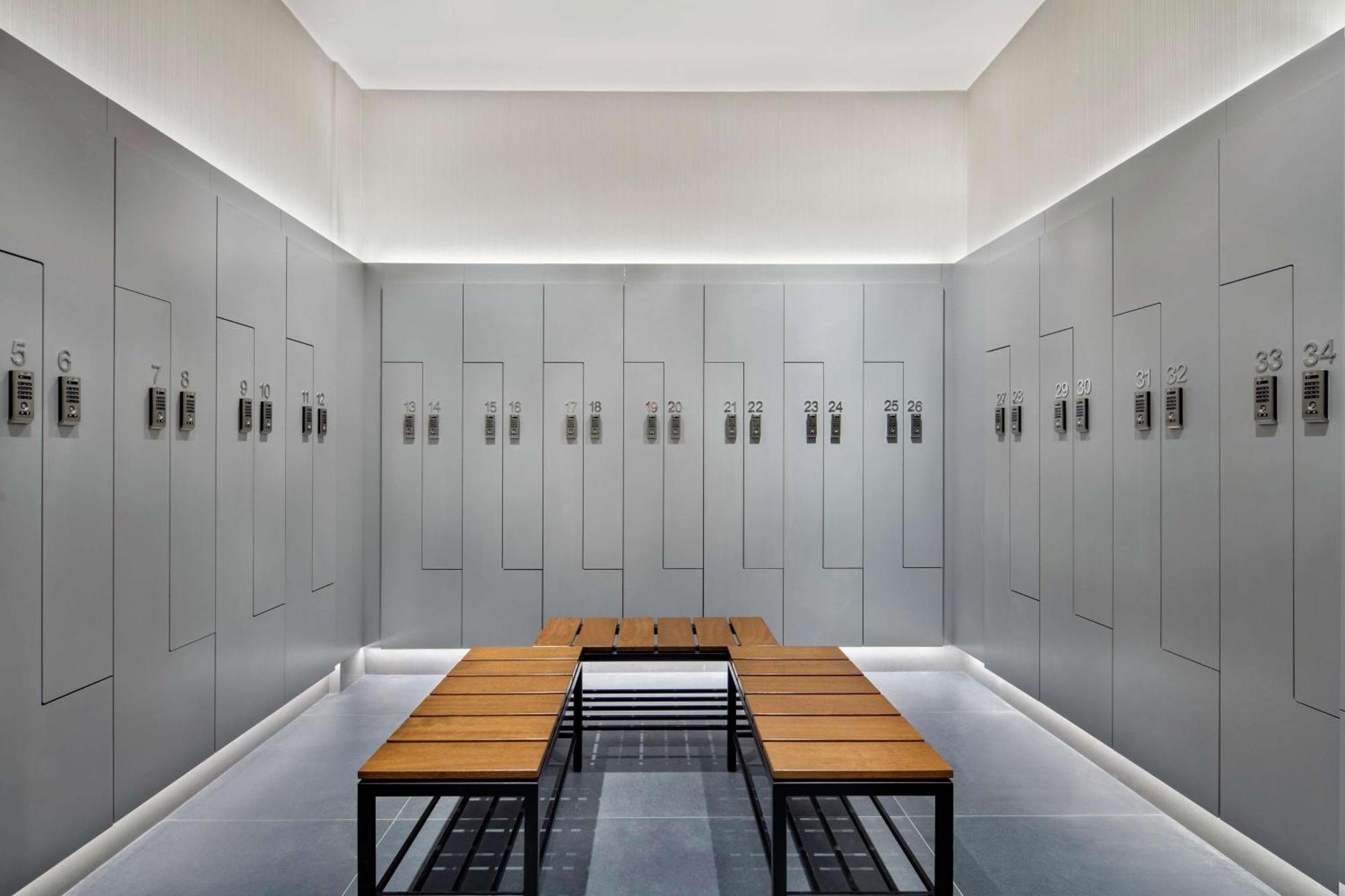 מלון Doubletree By Hilton סקופיה מראה חיצוני תמונה Locker room