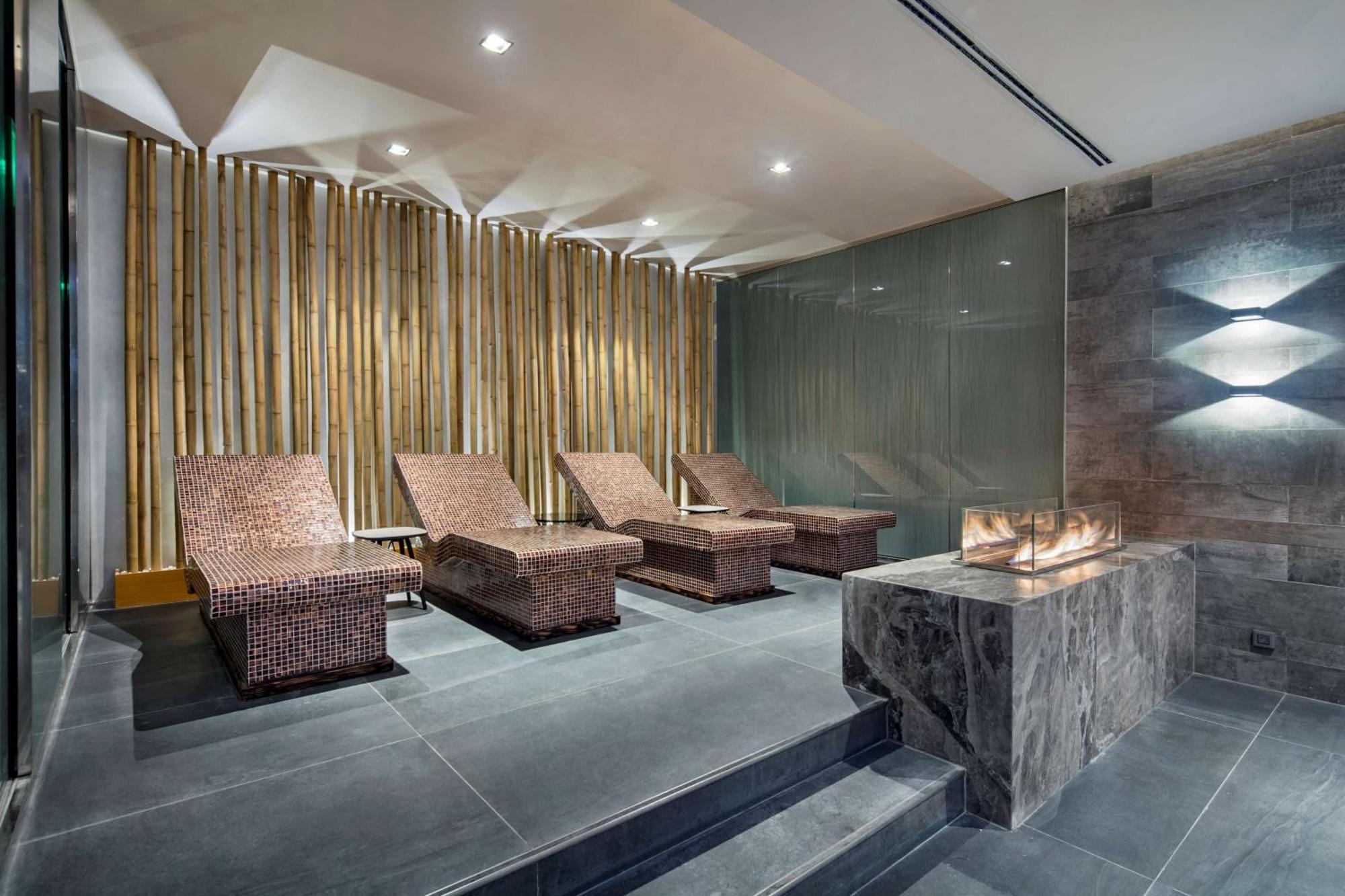 מלון Doubletree By Hilton סקופיה מראה חיצוני תמונה The spa at The Dorchester